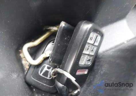 2018 Honda Odyssey Elite z USA, uszkodzony, nr VIN 5FNRL6H97JB025422